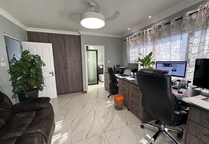 4 Bedroom Property for Sale in Noorsekloof Eastern Cape